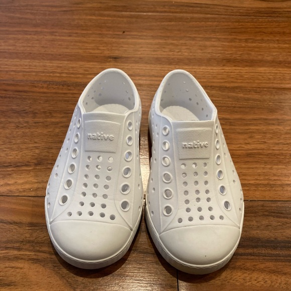 Native, Kids Toddlers Jefferson Water Slip-On Shoes White Sz  C7 - Picture 1 of 7